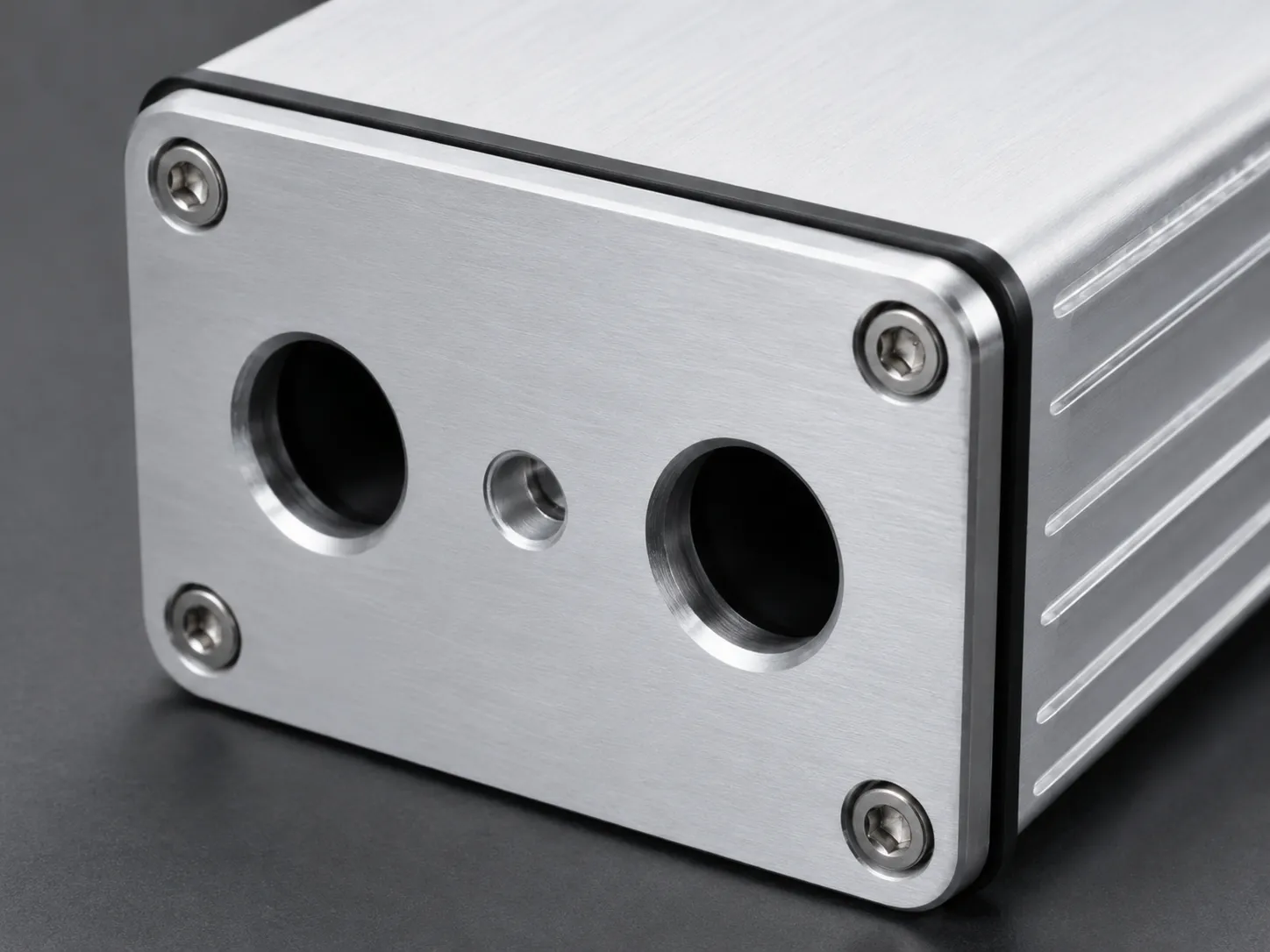 IP67 Waterproof Extruded Aluminum Energy Storage Enclosure Machining end plate with cable gland ports