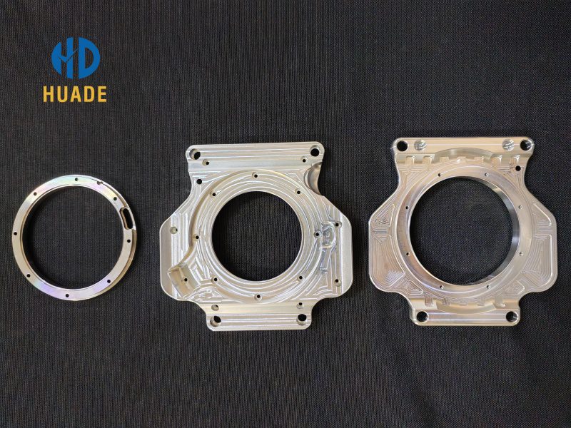 Peça de alumínio usinada em CNC para suporte de equipamento fotográfico profissional