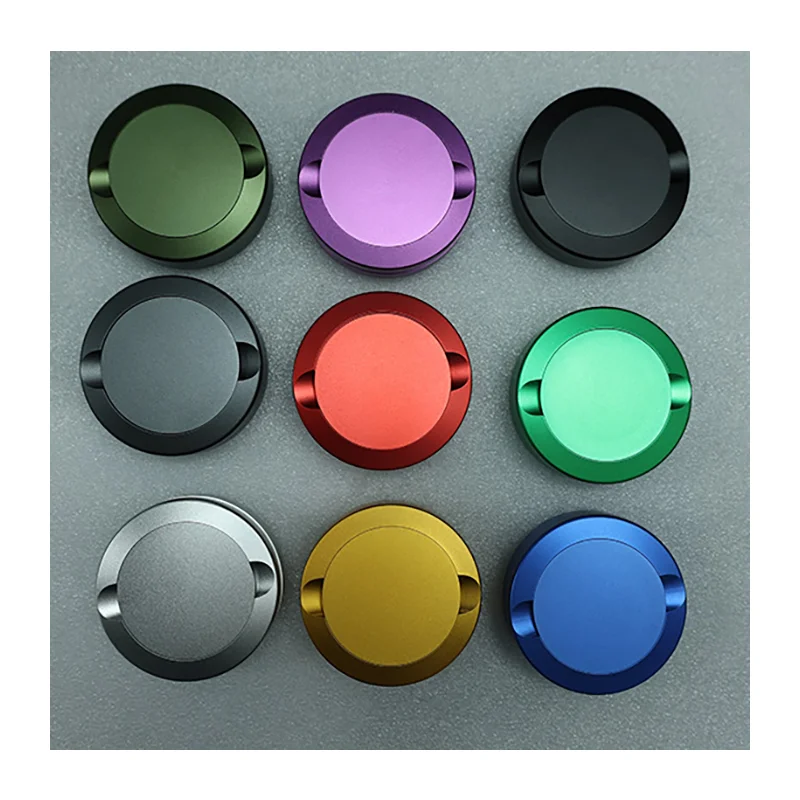 Colorful metal snus cans with lids A collection of high-precision colorful metal snus cans with lids, showcasing their quality finish