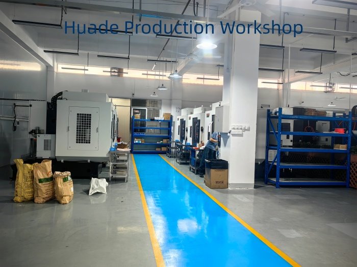 _cuva Huade CNC machining workshop with multiple high-precision machines and clean production environment