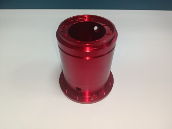 Anodized CNC aluminum component showing anodizing surface finish for comparison in anodizing versus powder coating.