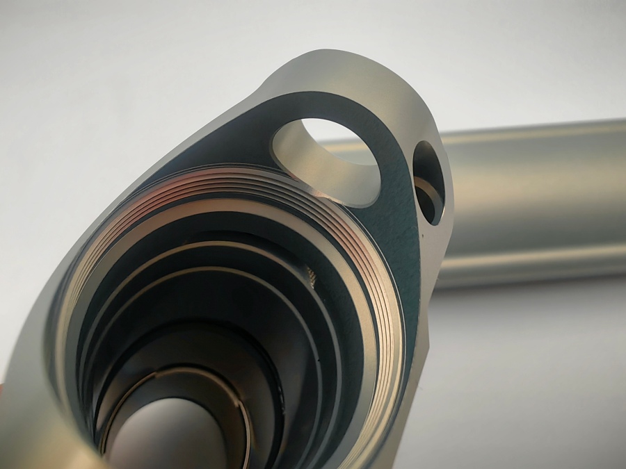 CNC machined air compressor manifold block for thermal cycling