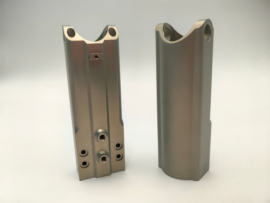 CNC machined hydraulic manifold block part