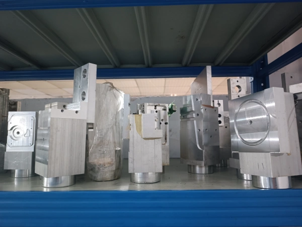 custom soft jaws CNC workholding fixtures for precision machining aluminum parts